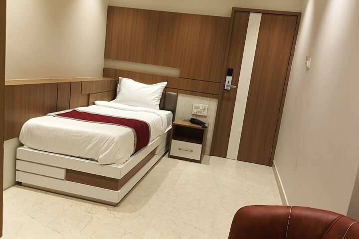 Room 7 of 34