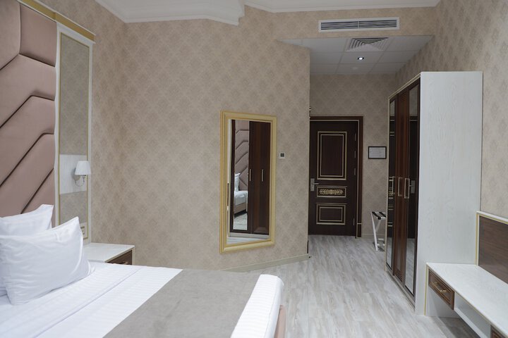 Room 16 of 49