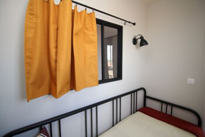 Room 9 of 21