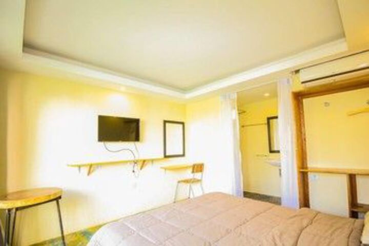 Room 20 of 65
