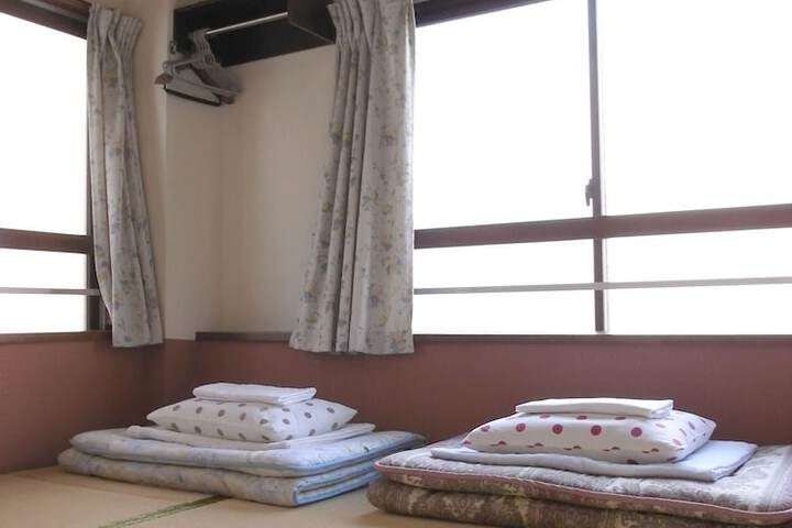 Room 6 of 20