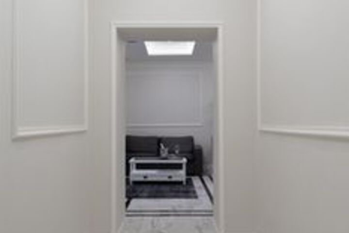 Room 9 of 22