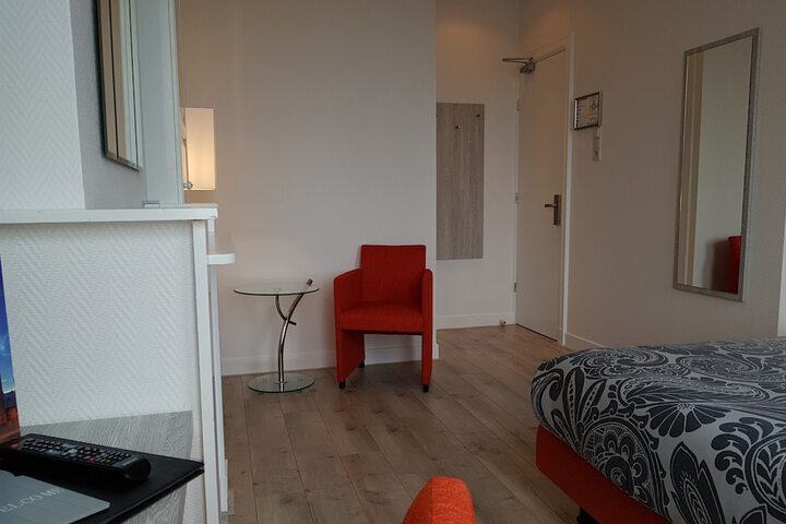 Room 10 of 63
