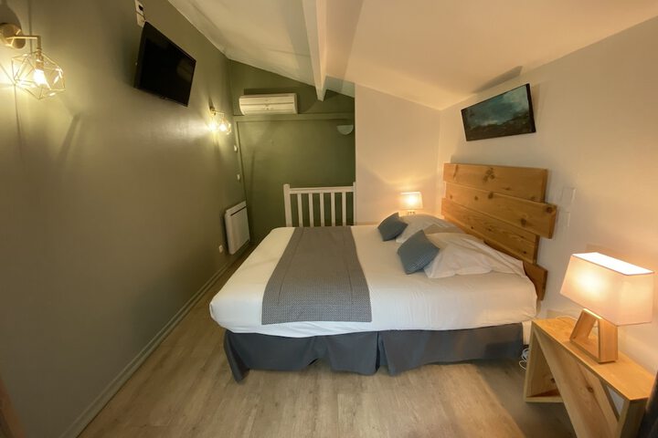 Room 43 of 76