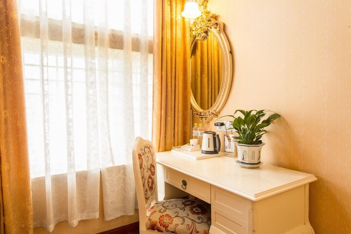 Room 19 of 22