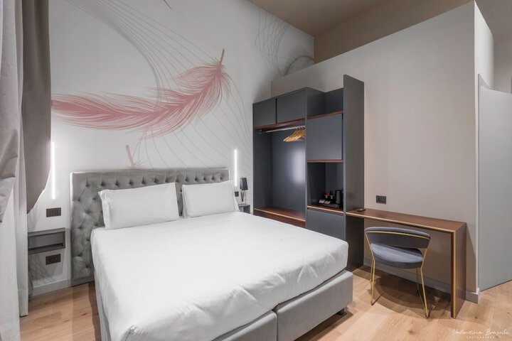 Room 6 of 67