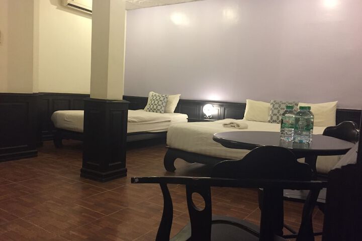 Room 7 of 25