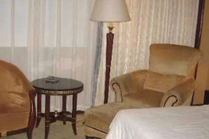 Room 15 of 24