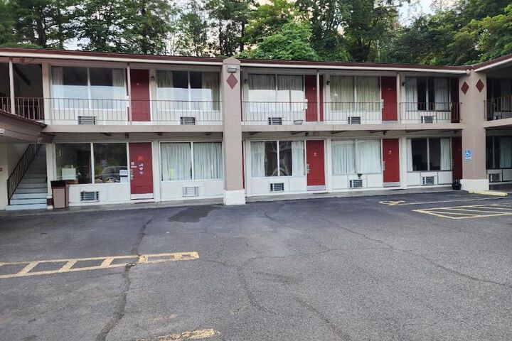 Hotel 14 of 16