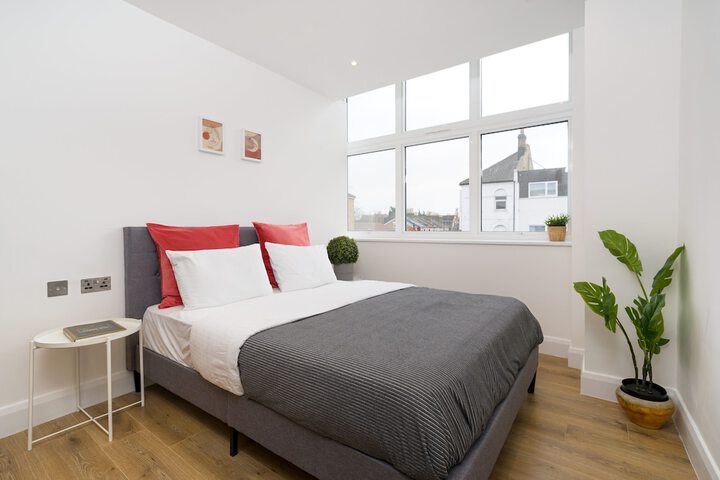 Room 5 of 86