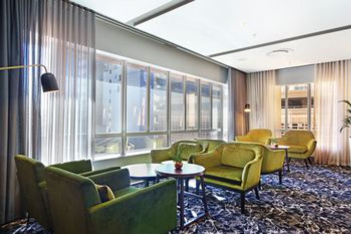 Lounge 9 of 57