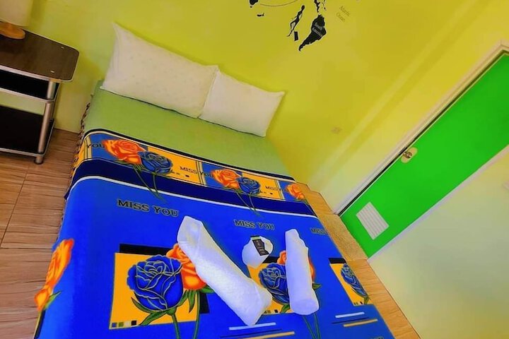 Room 5 of 14