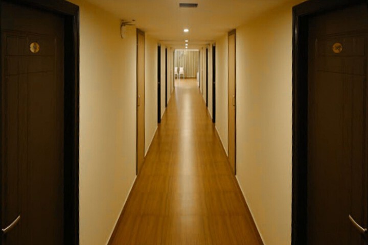 Ballroom/Hall 10 of 12