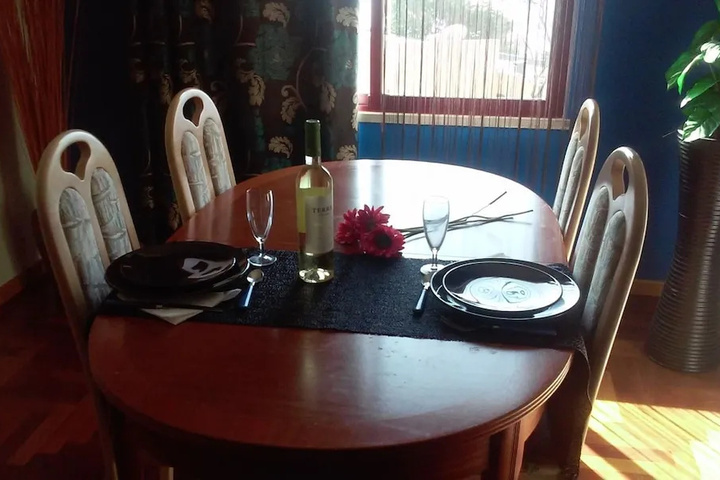 Dining 17 of 17