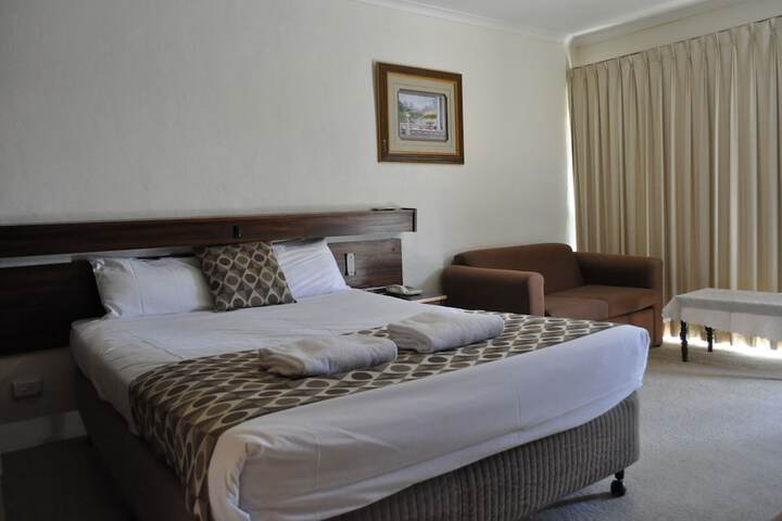 Room 12 of 42