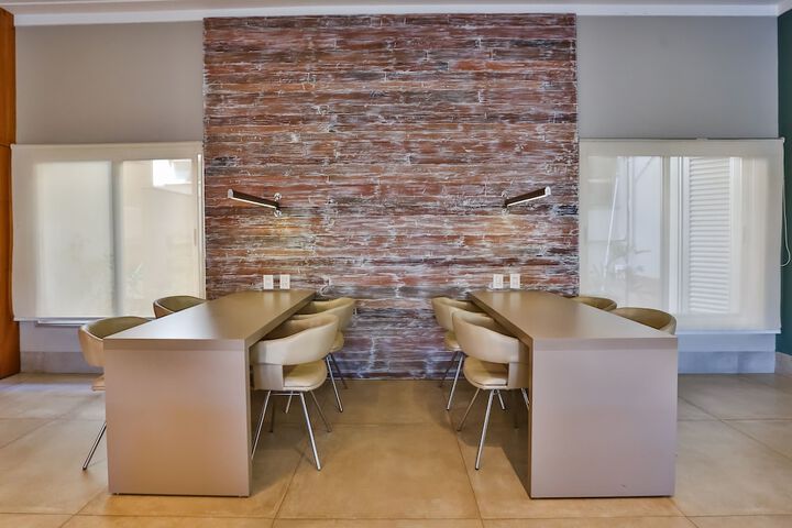 Business Center 96 of 103