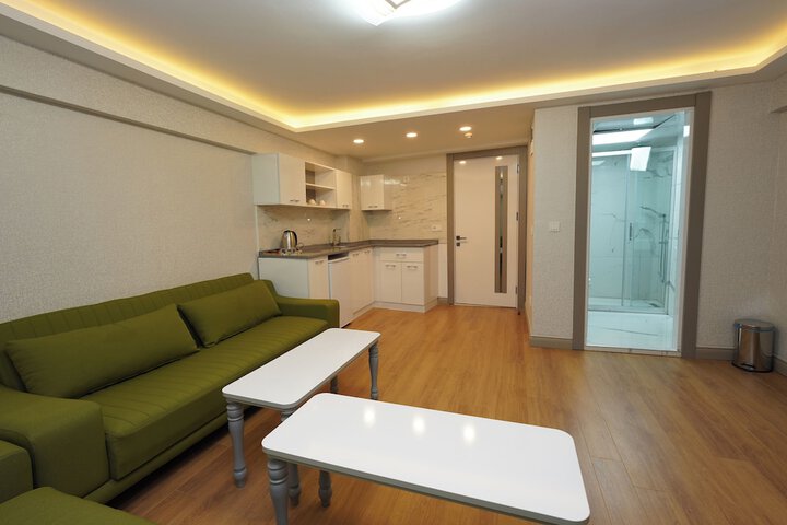 Room 72 of 104