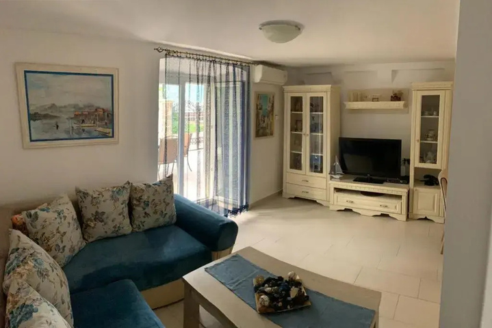 Room 3 of 10