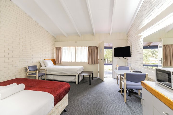 Room 4 of 20