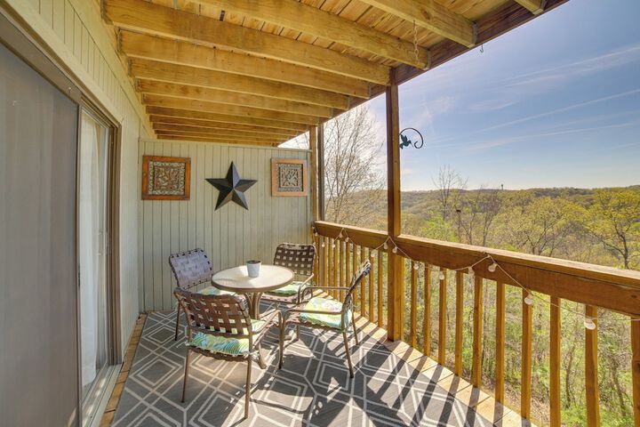 Unwind Fireside: Ozark Mtn Condo w / Resort Perks!