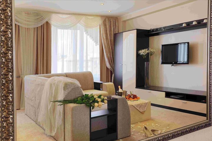 Room 33 of 74