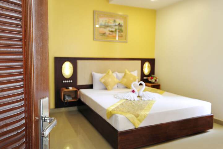 Room 6 of 33