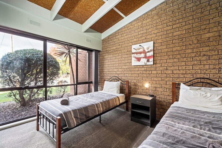 Room 9 of 19