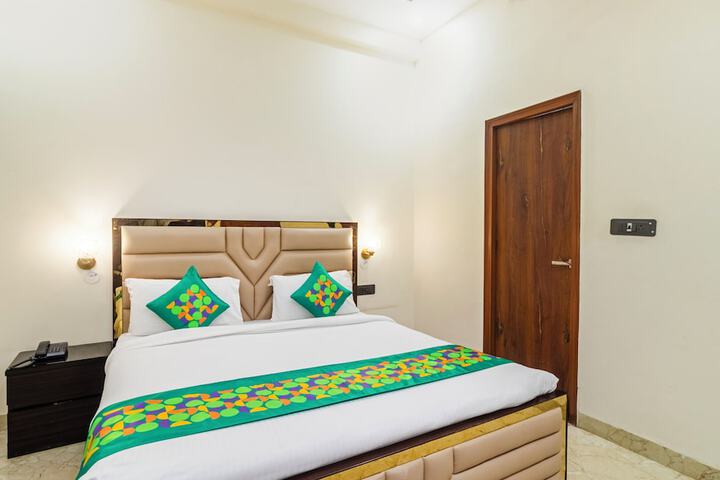 Room 8 of 31