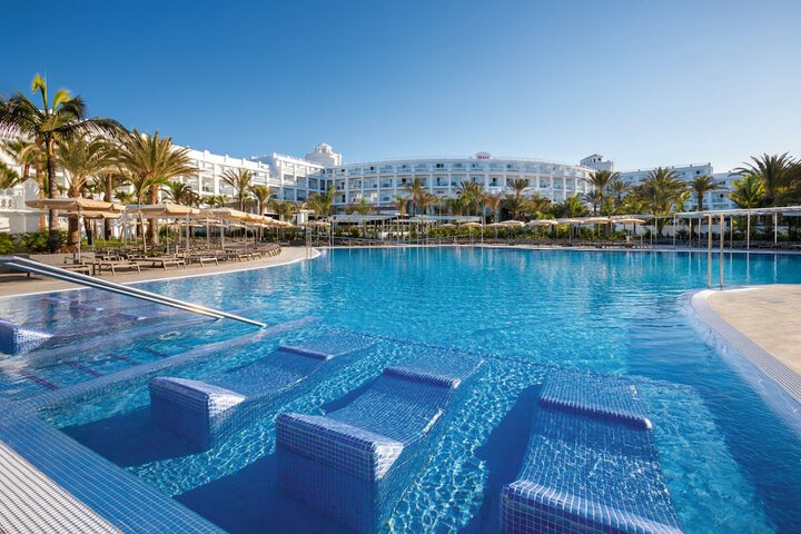 Pool Hotel