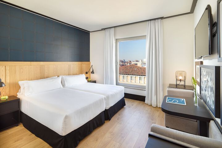 Room 45 of 93