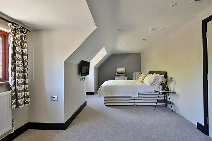 Room 3 of 13