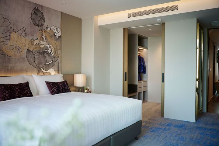 Room 12 of 261