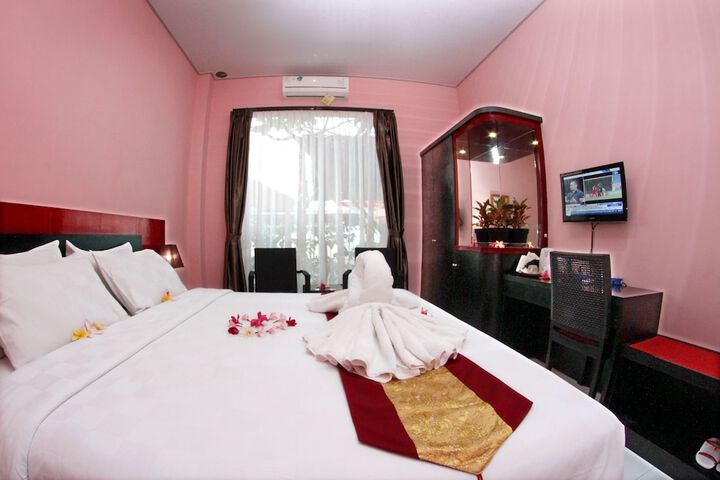 Room 10 of 26