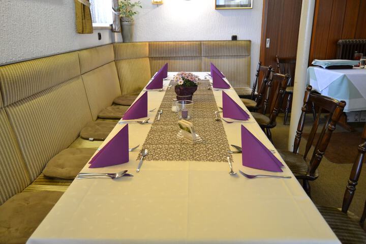 Dining 30 of 46