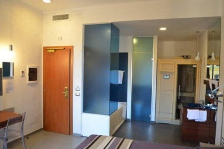 Room 55 of 101