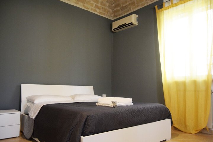 Room 5 of 20