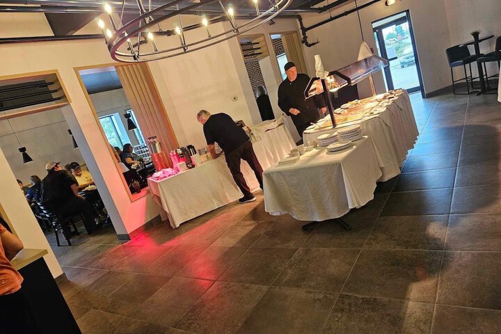 Ballroom/Hall 91 of 127