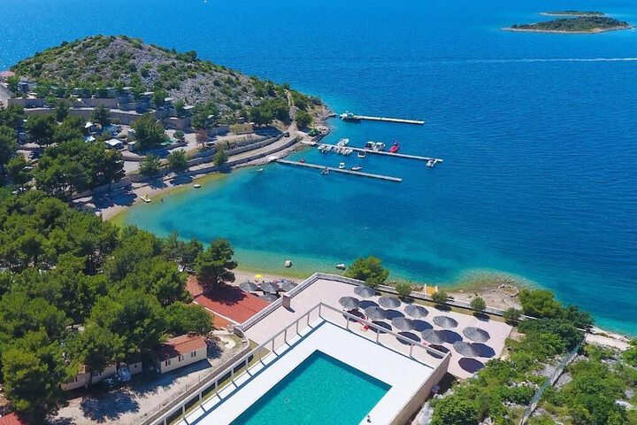 Hotel Pool