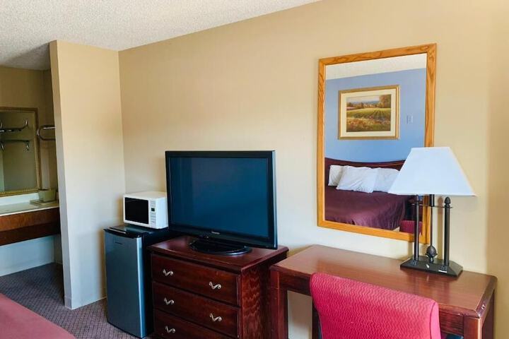 Room 2 of 25