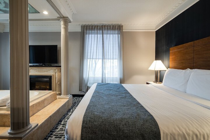 Room 27 of 82