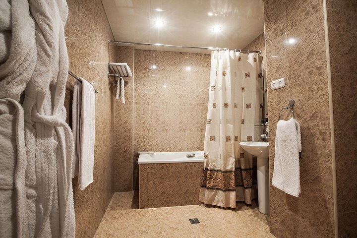 Room 34 of 51