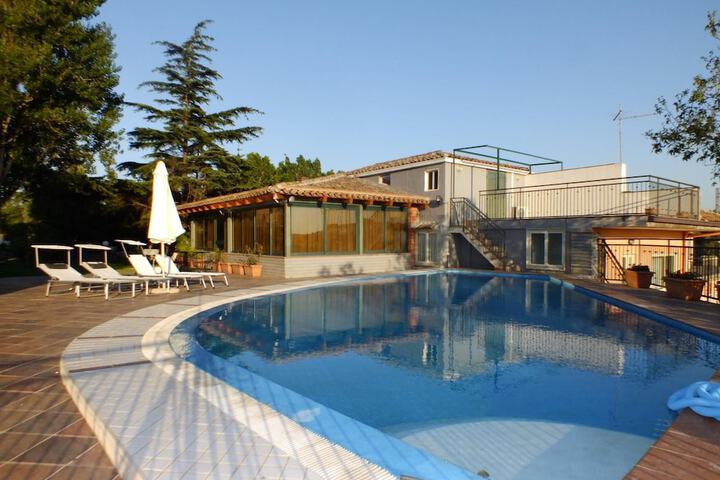 Hotel Pool