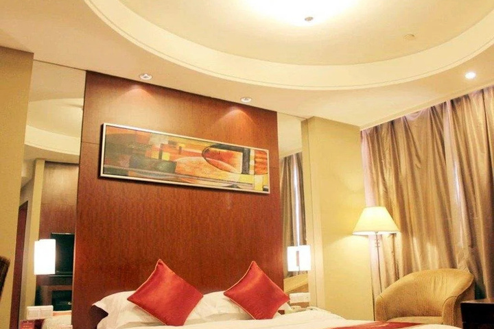 Room 4 of 14