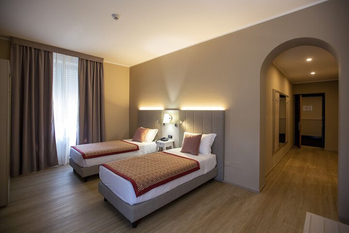 Room 6 of 20