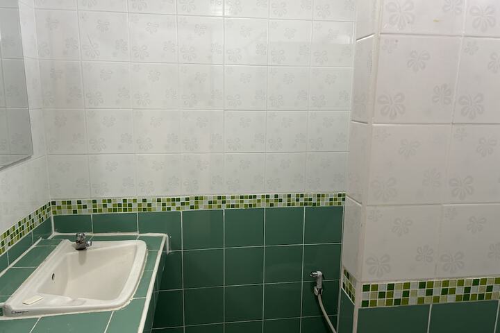 Room 9 of 23
