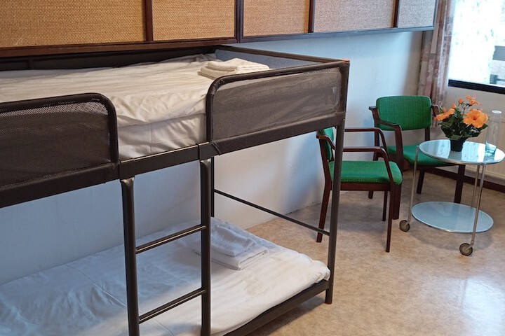 Room 27 of 140