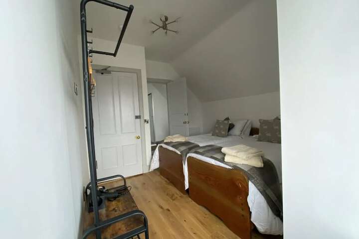 Room 12 of 20