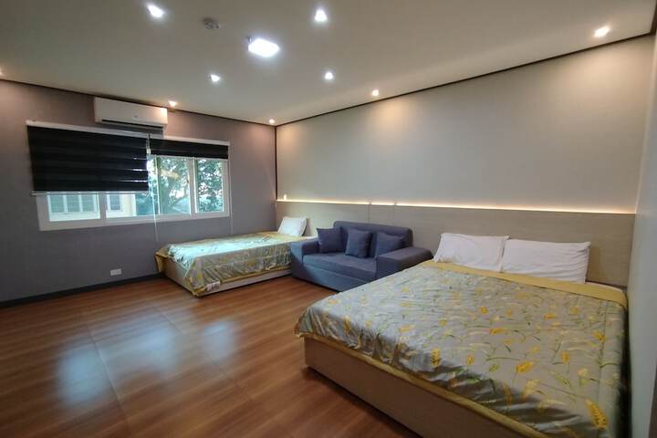 Room 17 of 29