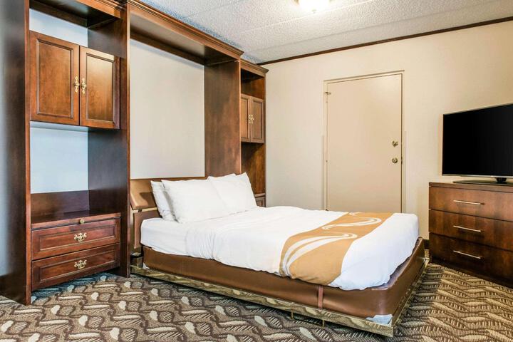 1 King Bed (7 of 14)