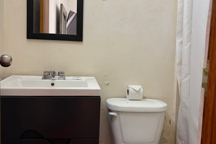 Room 123 of 242